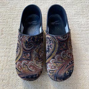 Dansko Professional Velvet Tapestry Vegan Clogs #906780202 Wmn Size 8.5/39